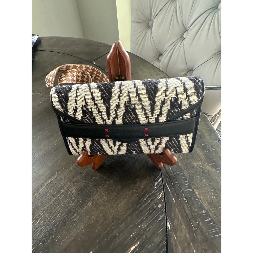 Lucky Brand Ikat Crossbody Wallet Bag Woven Black Cream Boho Adjustable Strap